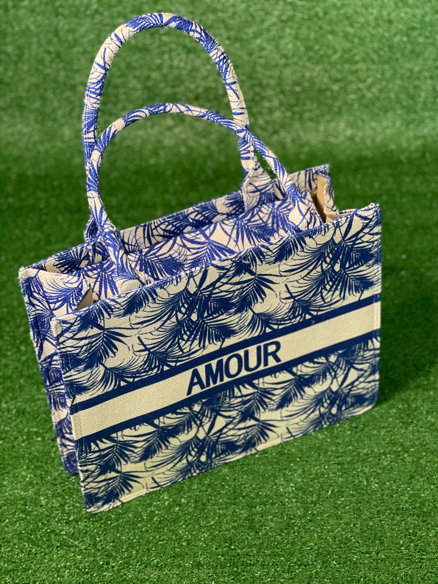 AMOUR TOTE BLUE AND WHITE PURSE - Tammie's Kollection