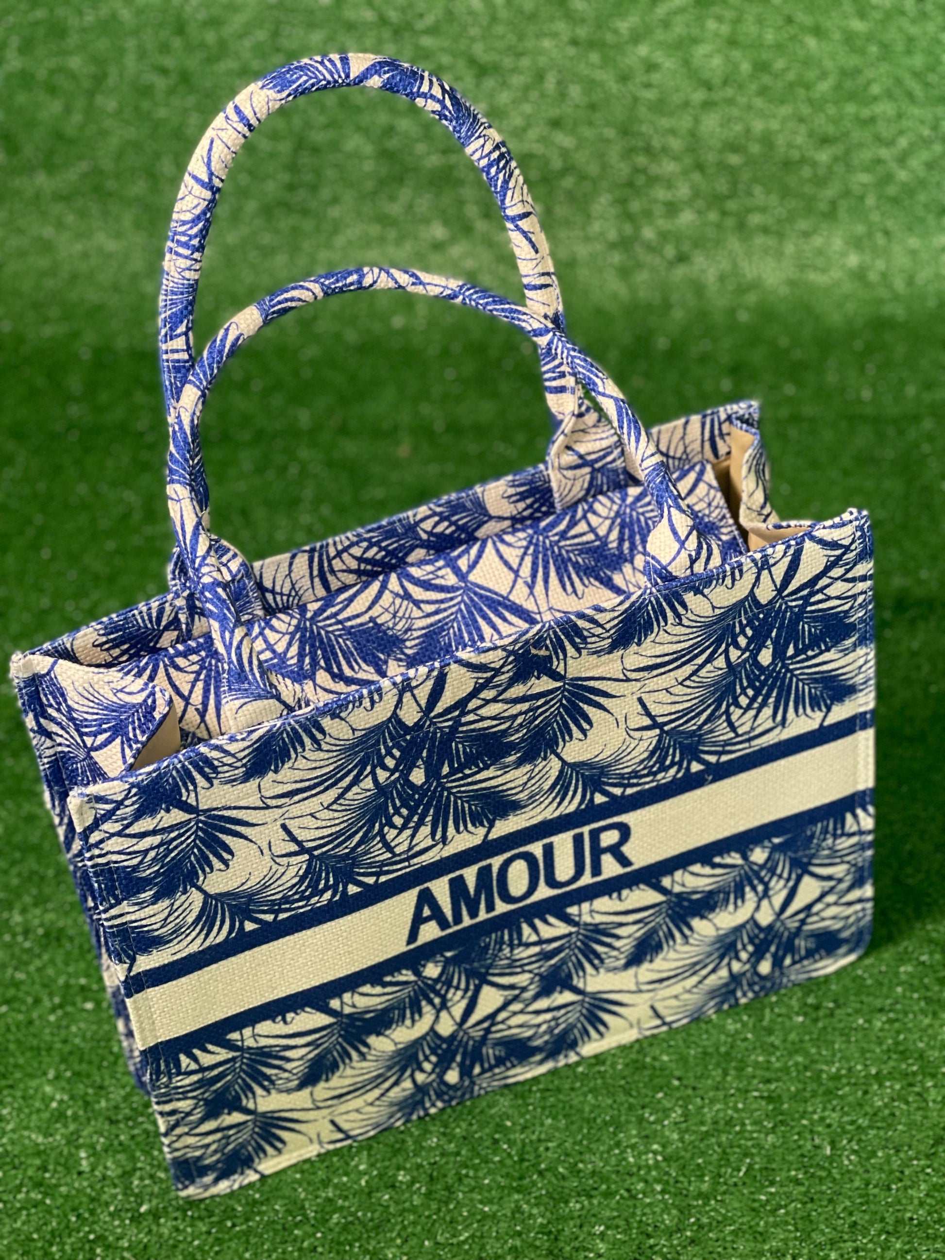 AMOUR TOTE BLUE AND WHITE PURSE - Tammie's Kollection