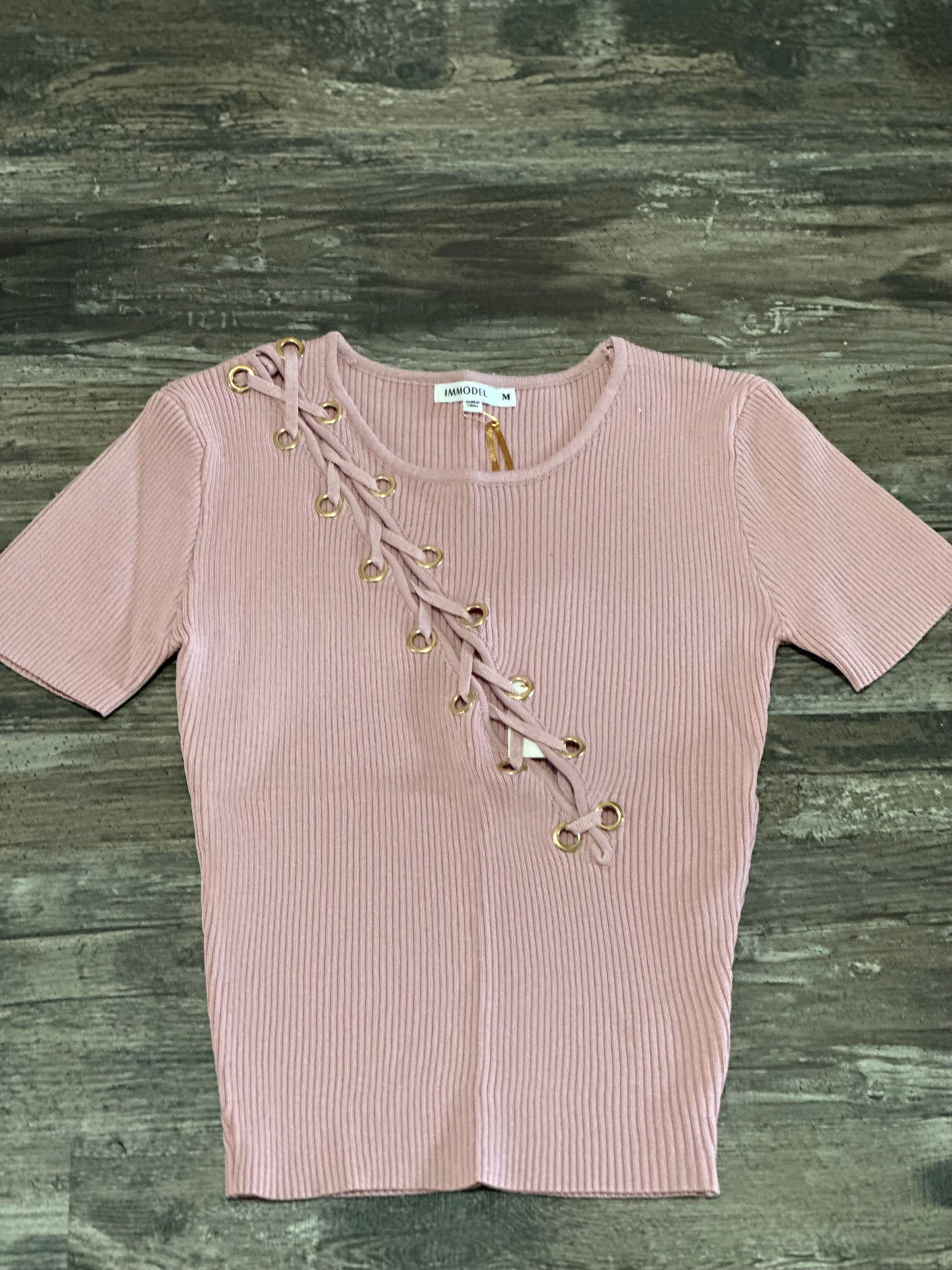 SKY LACED ROUND NECK TOP (MAUVE)